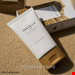  کرم سنتلا ماداگاسکار SKIN1004 با عصاره سنتلا آسیاتیکا، پان‌تِنول و TECA، التیام‌دهنده و آبرسان سبک است. مناسب پوست حساس، قرمز و خسته.