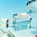  آمپول مرطوب‌کننده Hyalu-Cica First از برند کره‌ای SKIN1004 یک فرمول آبرسان سبک و تسکین‌دهنده پوست است که با ترکیبی از سنتلا آسیاتیکا (سیکا)، هیالورونیک اسید و عصاره‌های طبیعی، برای تامین رطوبت عمیق پوست، کاهش التهاب و تقویت سد محافظ پوست طراحی شده است